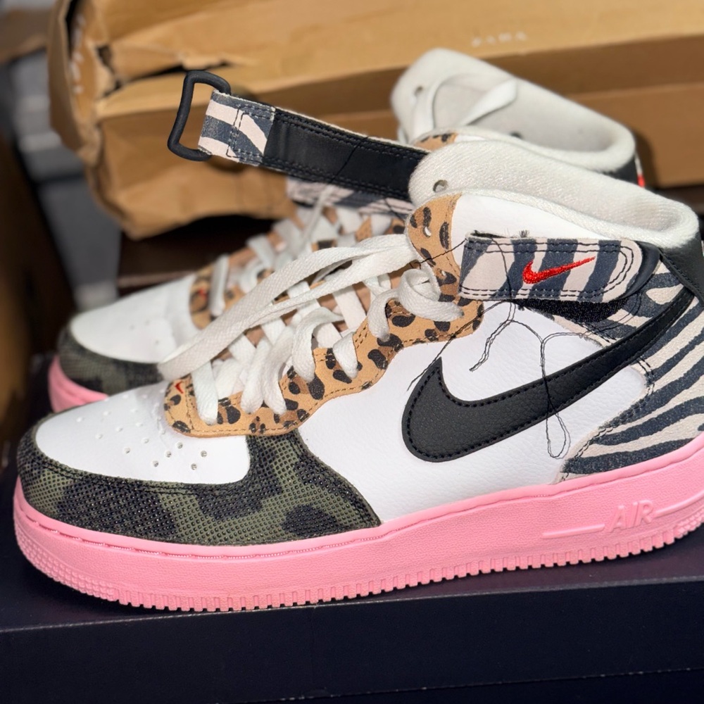 Nike Air Force 1 - Picture 3 of 4